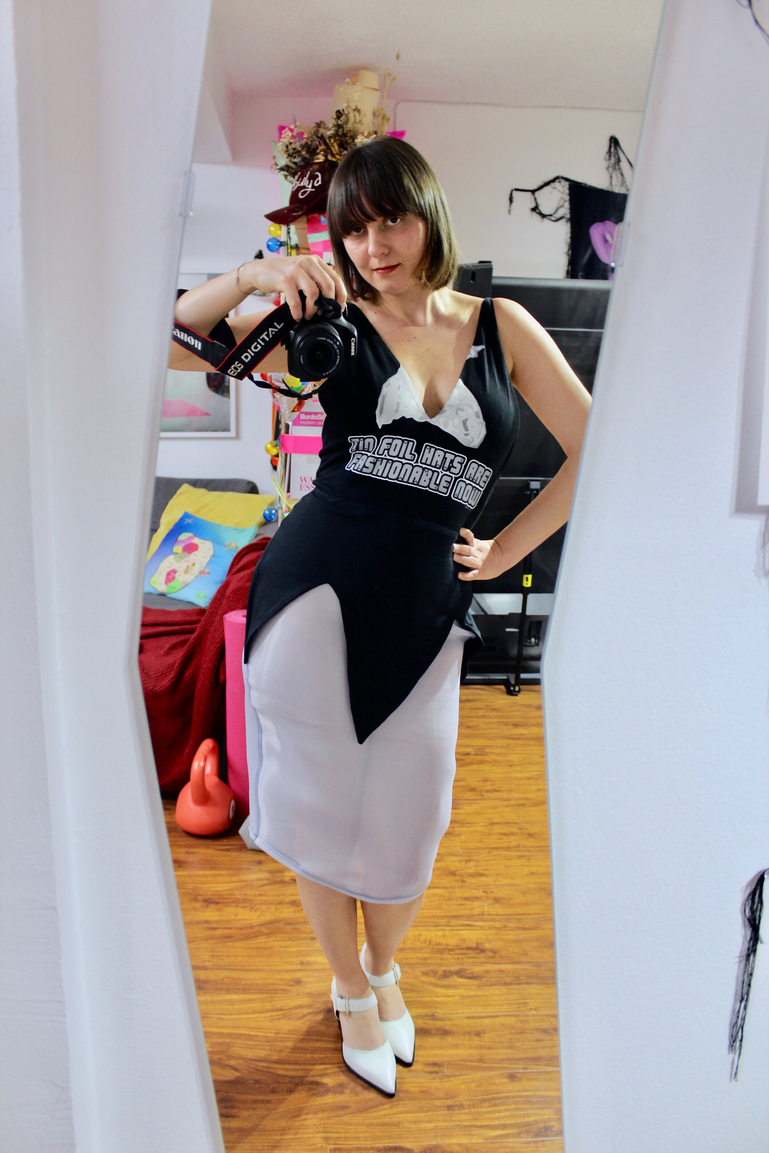 Tin Foil Dress-02.jpg